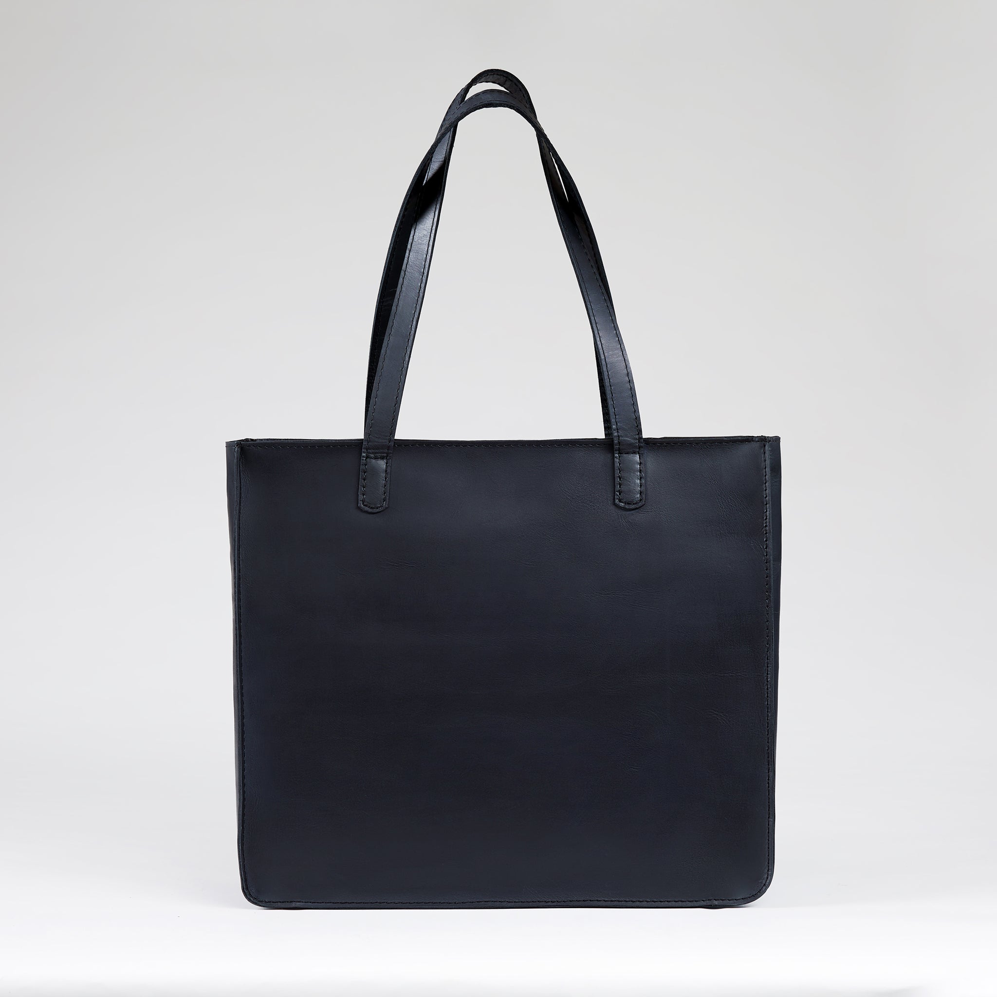 Baroque-Inspired Leather Tote Classic Elegance Meets Modern Functionality