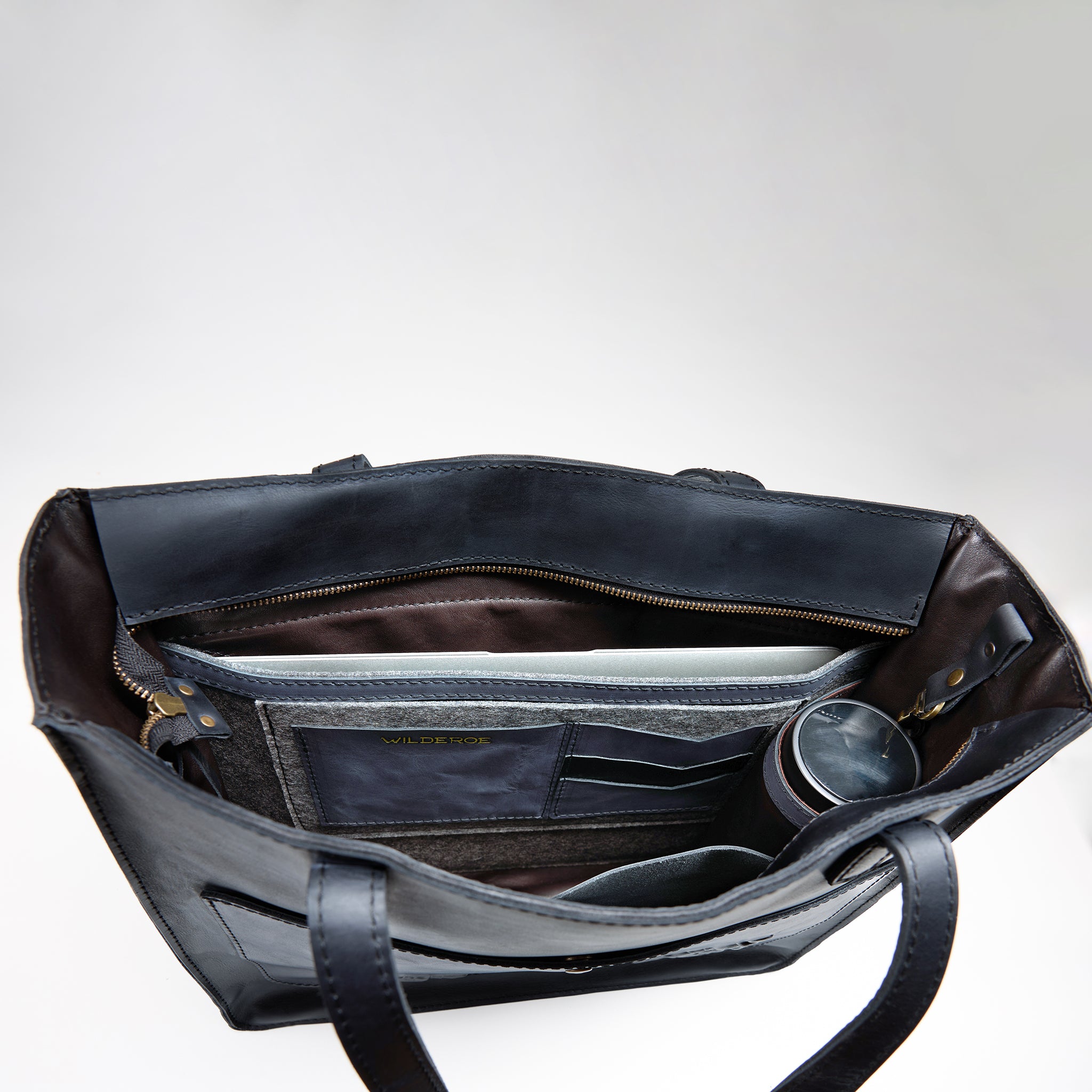 Baroque-Inspired Leather Tote Classic Elegance Meets Modern Functionality