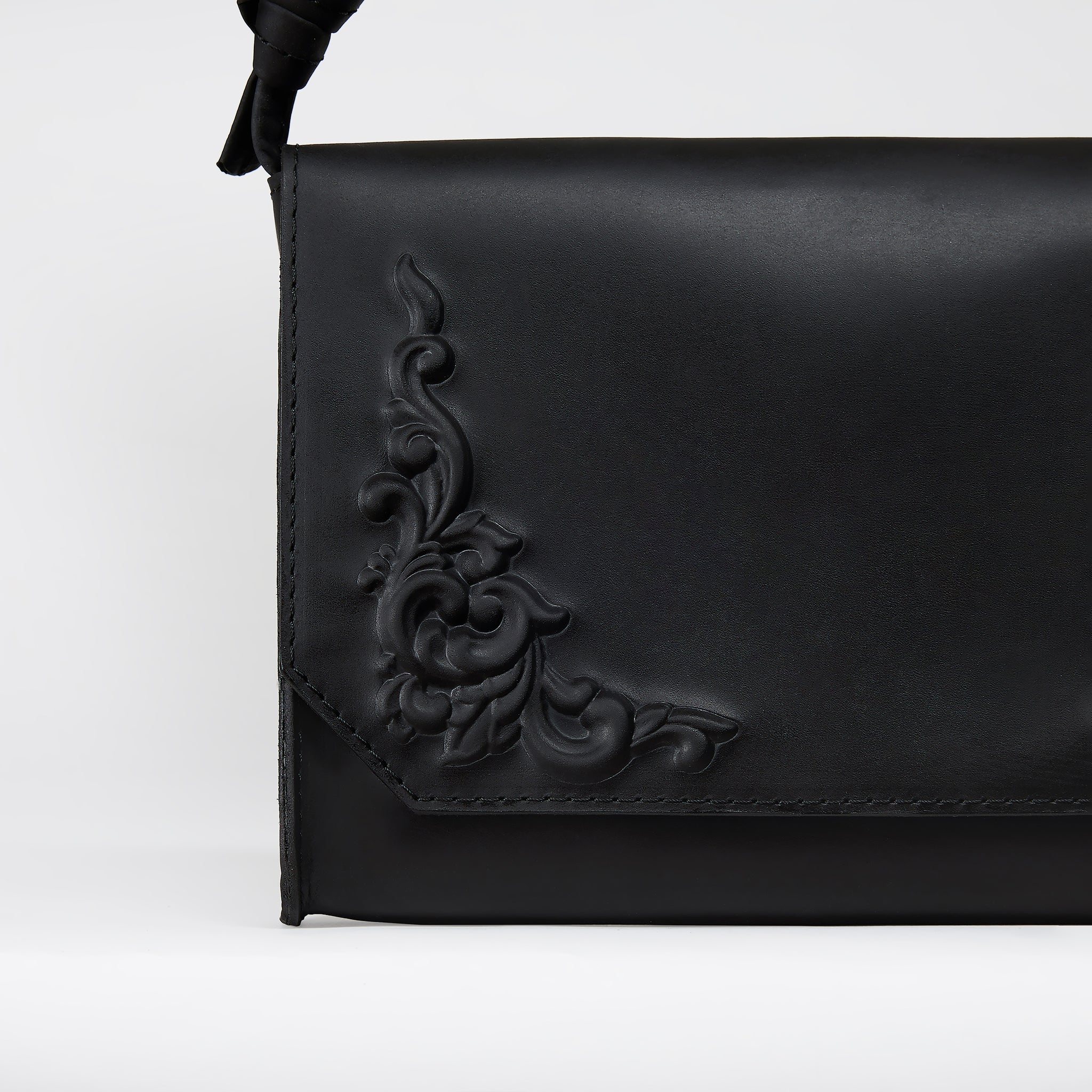 Black Elegant Leather Bag with Baroque Inspiration from the Bohemian Collection