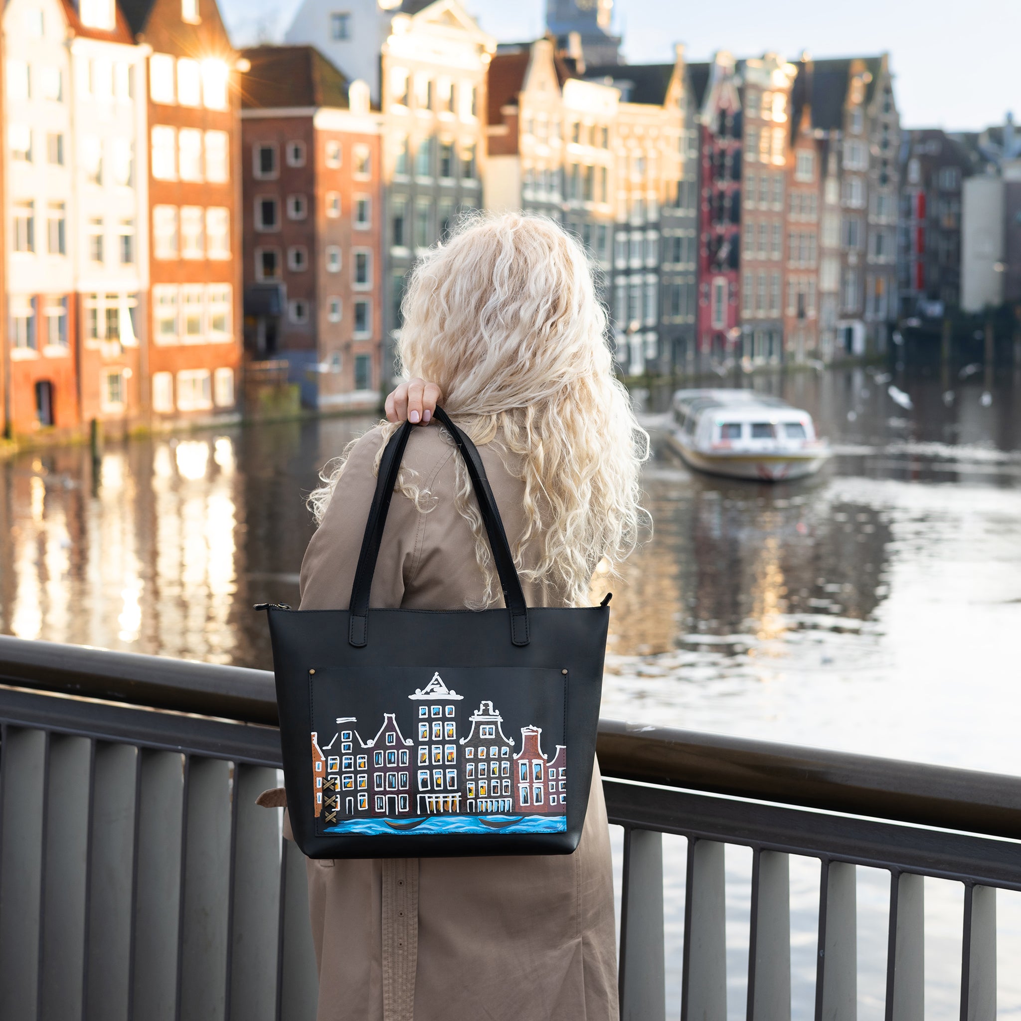 Leren draagtas - Essentials met een patroon van Amsterdam